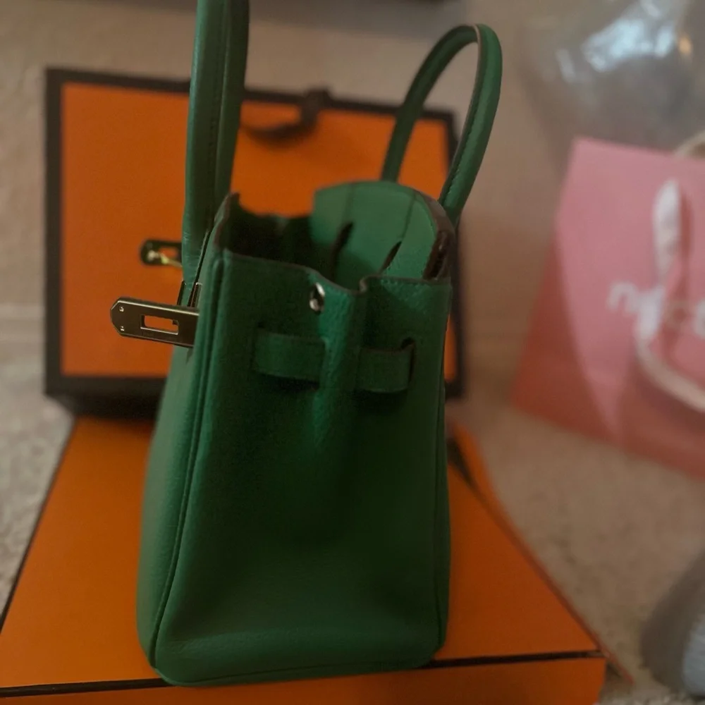Green Leather Handbag - Picture 5 of 7
